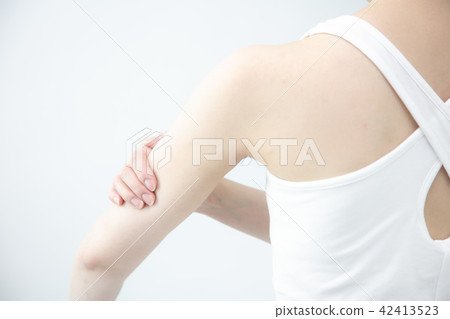 Female arm Female arm 42413523