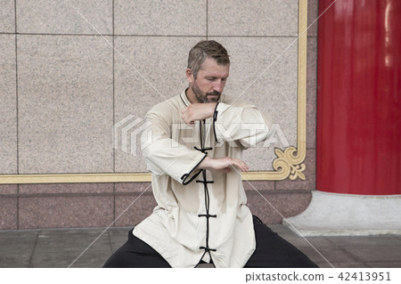 仰慕中國武術的西洋人 仰慕中國武術的西洋人 42413951