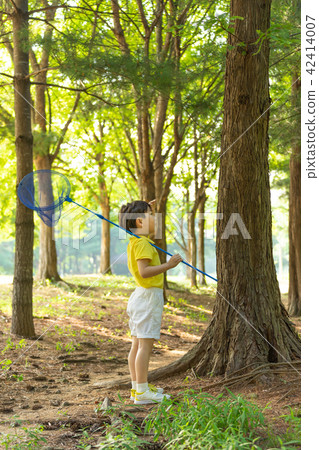 Exploring Children 42414007