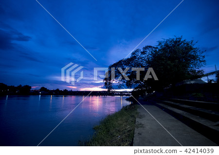 Mountain water, sky, night 42414039