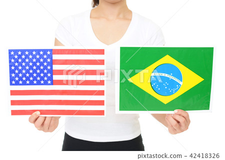 有國旗的一名婦女 42418326