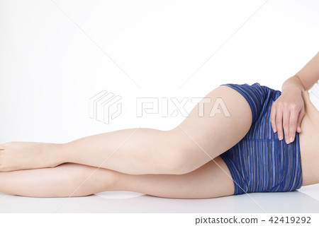 Beautiful women's legs Beautiful women's legs 42419292
