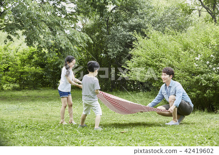 家庭,公園,自然,森林,孩子,孩子,夏天,假期,野餐,度假 家庭,公園,自然,森林,孩子,孩子,夏天,假期,野餐,度假 42419602