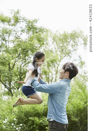 家庭，公園，自然，森林，孩子，孩子，夏天，假期，野餐，度假 42419633