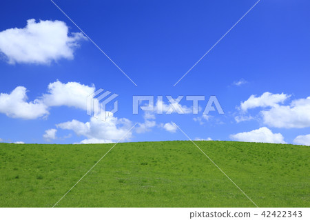 美瑛町，北海道和夏天的雲彩流淌 42422343