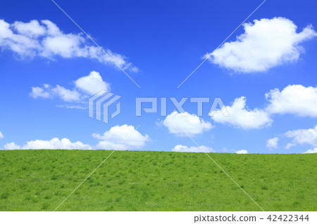 美瑛町，北海道和夏天的雲彩流淌 42422344