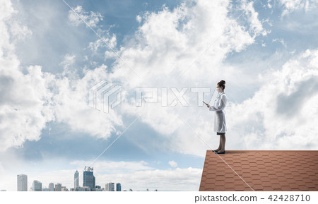 Woman doctor is ready to help the whole city 42428710