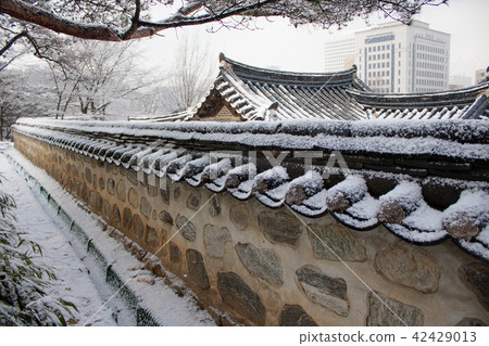 Seoul, Namsan Hanok Village 42429013