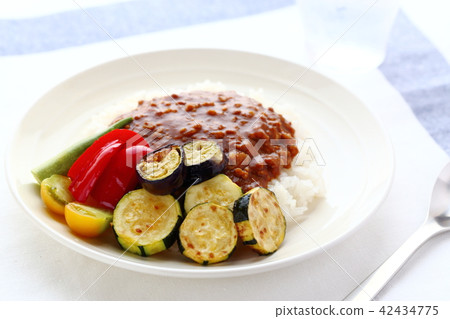 Summer vegetable keema curry Summer vegetable keema curry 42434775