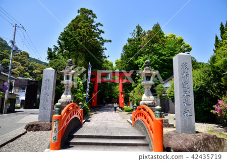 Kumano Miyama Kumano Hayato Taisei神社和鳥居的入口入口 Kumano Miyama Kumano Hayato Taisei神社和鳥居的入口入口 42435719