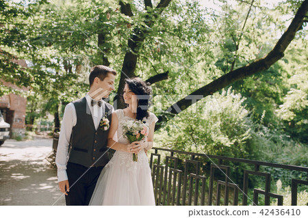 Royal wedding in the old town 42436410