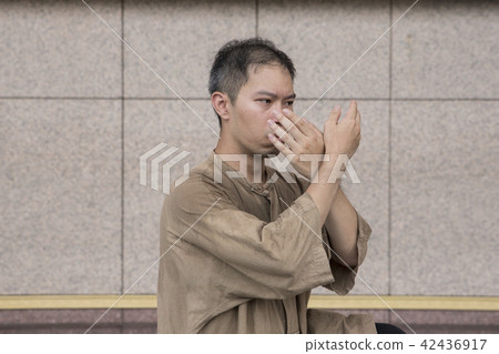 修習太極拳的武術家 42436917