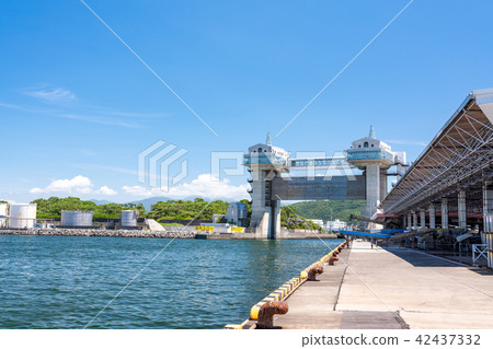(Numazu city, Shizuoka prefecture) Large sized water gate "Gyuu" 42437332