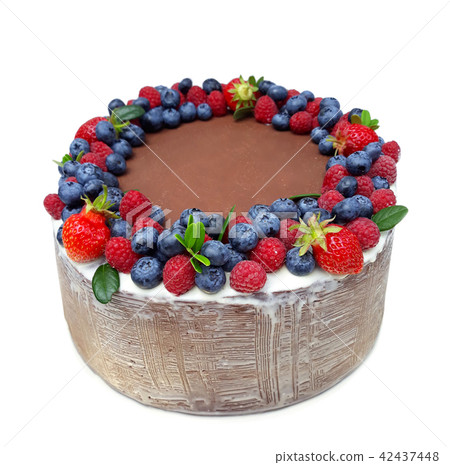 cake with blueberries and strawberries 42437448