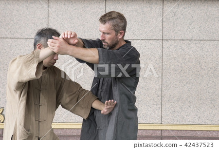 Double practice Tai Chi Double practice Tai Chi 42437523