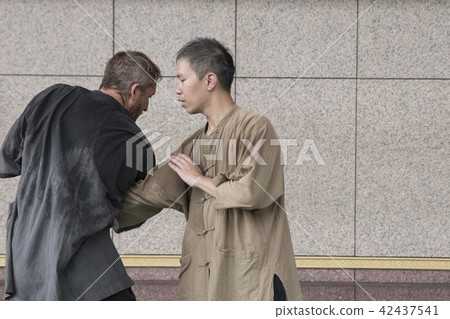 雙人練習太極擒拿術 雙人練習太極擒拿術 42437541