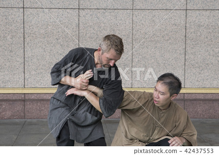 雙人練習太極擒拿術 42437553