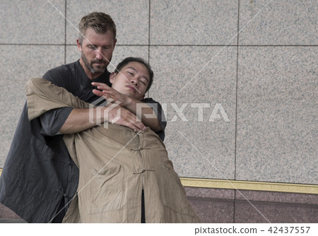 雙人練習太極擒拿術 雙人練習太極擒拿術 42437557