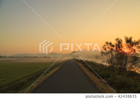 Satoyama的瀑布 42438635