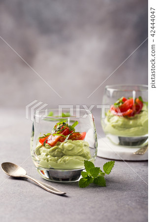 Fresh guacamole sauce Fresh guacamole sauce 42444047