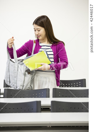 Japanese women with bags 42446017