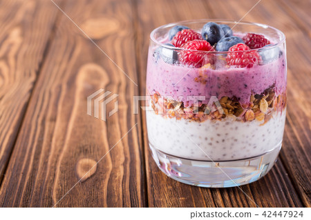 Chia yogurt with granola 42447924