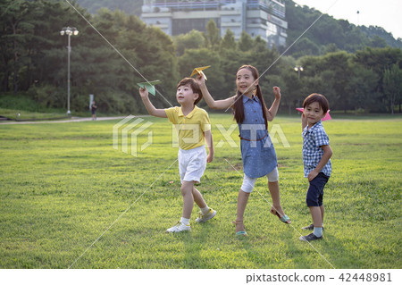 Paper plane, person, Korean, child outdoor _006 Paper plane, person, Korean, child outdoor _006 42448981