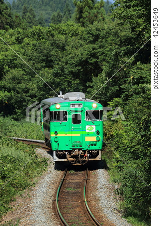 Gyuu coaster star running in the Banetsukoshi Line Gyuu coaster star running in the Banetsukoshi Line 42453649
