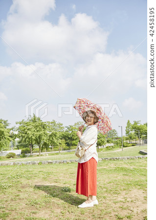 Life, woman, old man, Korean 42458195