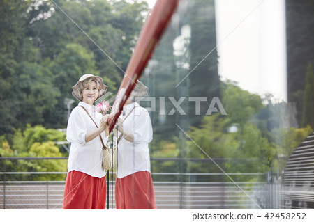 Life, woman, old man, Korean Life, woman, old man, Korean 42458252