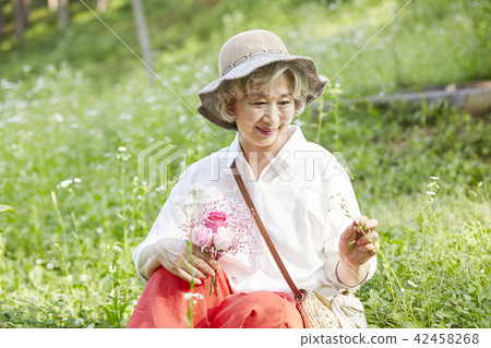 Life, woman, old man, Korean Life, woman, old man, Korean 42458268