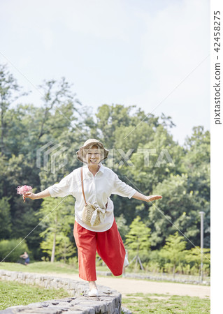 Life, woman, old man, Korean Life, woman, old man, Korean 42458275