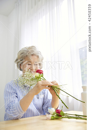 Life, woman, old man, Korean 42458359