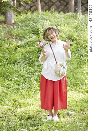 Life, woman, old man, Korean 42458395
