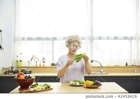 生活，女人，老頭，韓國人 42458429