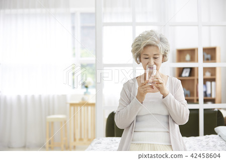 Life, woman, old man, Korean 42458604