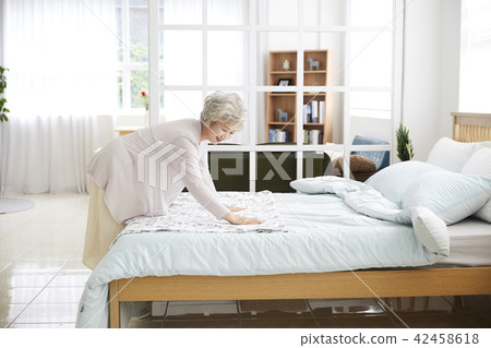 Life, woman, old man, Korean Life, woman, old man, Korean 42458618