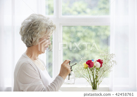 Life, woman, old man, Korean 42458761