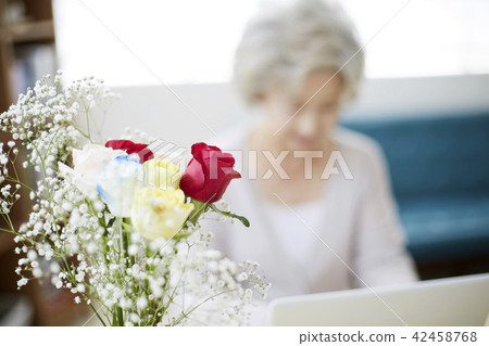 Life, woman, old man, Korean 42458768