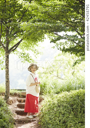 Life, woman, old man, Korean Life, woman, old man, Korean 42458791