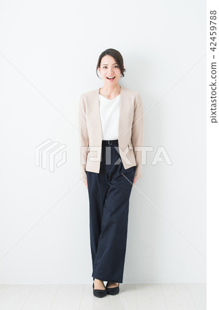 女商人的全身肖像 女商人的全身肖像 42459788