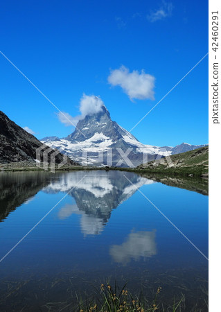 Upside-down Matterhorn vertical position Upside-down Matterhorn vertical position 42460291