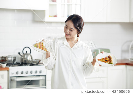 單身生活送食物披薩 單身生活送食物披薩 42460606