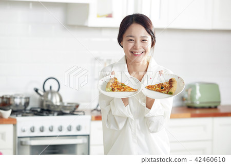 單身生活送食物披薩 單身生活送食物披薩 42460610