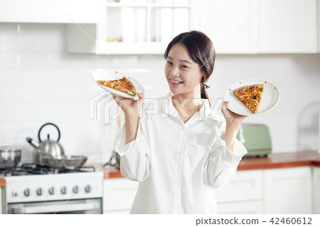 單身生活送食物披薩 單身生活送食物披薩 42460612