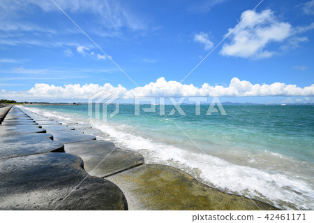 Road to Okinawa · Uruma Beach 42461171