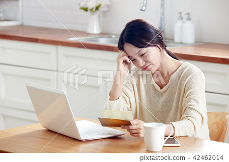 Single Life Account Management Money Management Online Shopping 42462014