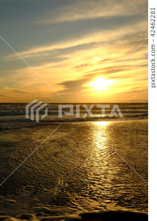 A beautiful coastal evening landscape · Takikiza coast 42462281