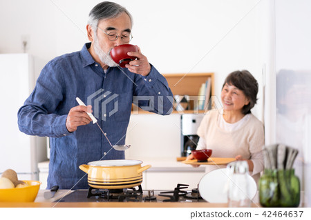 Senior couple taste Elderly old age Senior couple taste Elderly old age 42464637