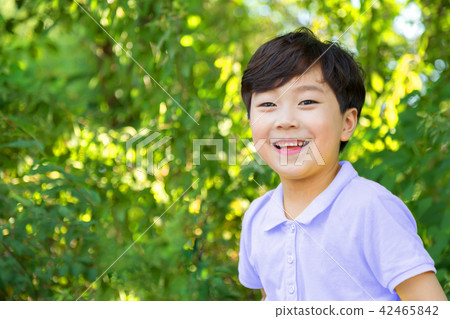 Happy child smile 42465842